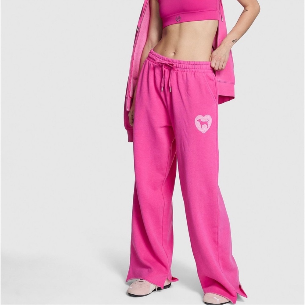 Victoria's Secret pink campus fleece wide leg split hem sweatpants 🩷 medium